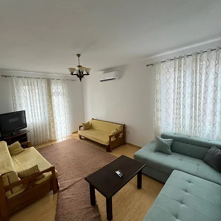 Διαμέρισμα Spacious And Therapy